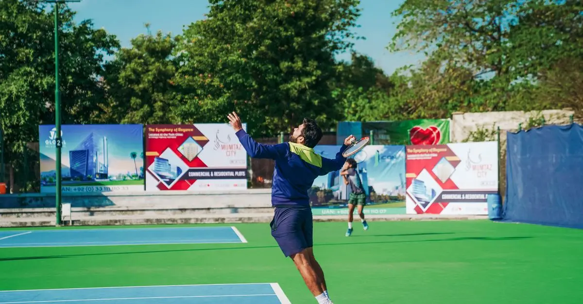 Comment Développer des Techniques de Service au Tennis