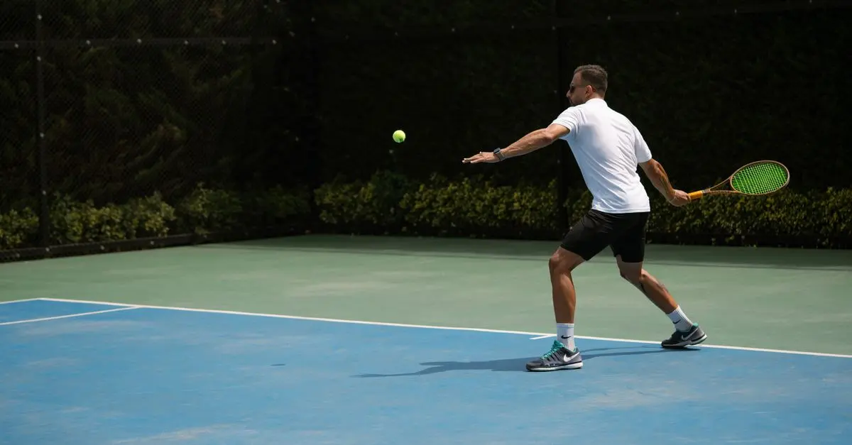 Les Secrets des Étoiles du Tennis pour Améliorer Votre Jeu