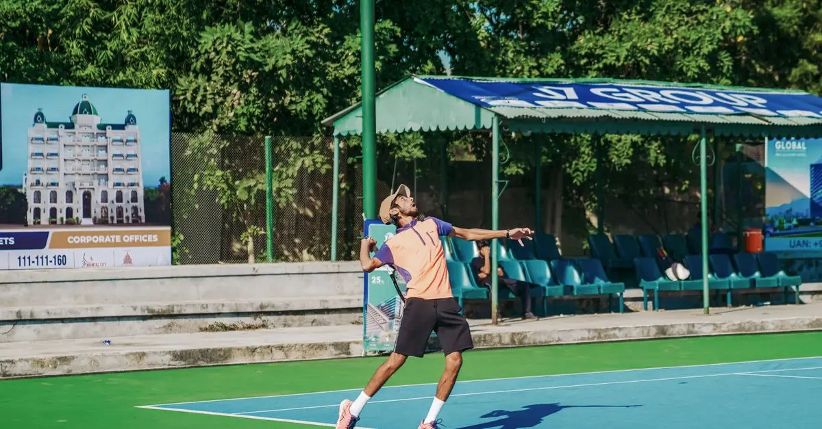 Les Techniques de Service des Joueurs de Tennis Étoiles