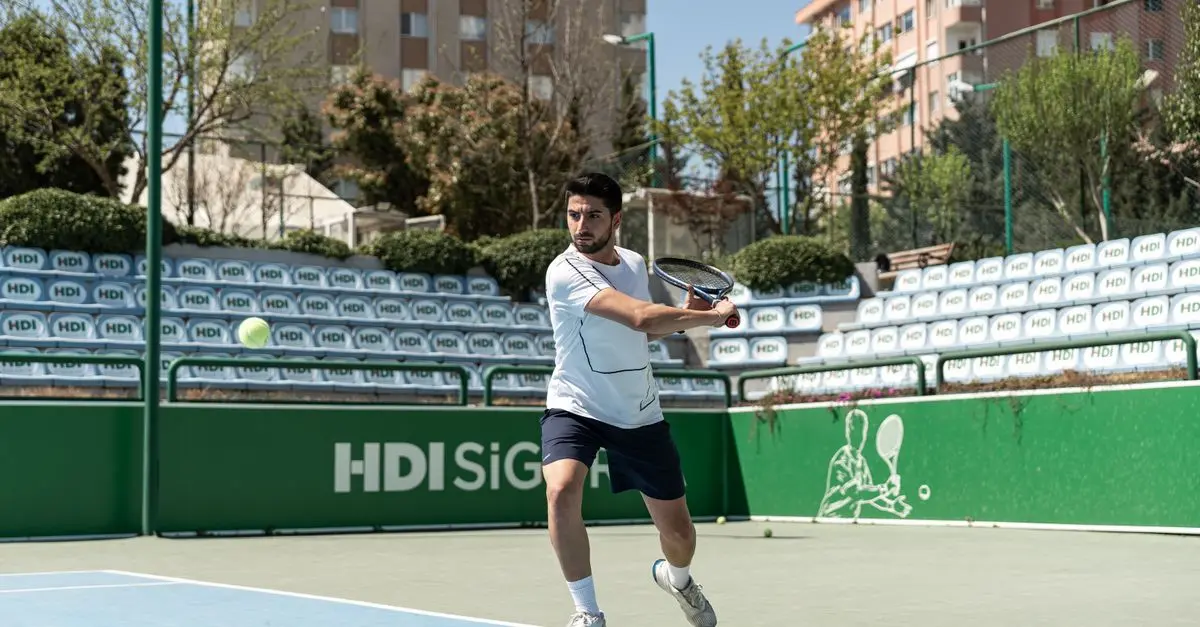 Comment Analyser le Jeu des Étoiles du Tennis : Guide Complet